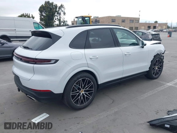 2024 Porsche Cayenne z VIN WP1AA2AY6RDA14314, wystawiony jako IAAI lot #42439986 z przebiegiem 3 212 mil mil oraz . Historia ofert i sprzedaży dostępna na DreamBid. Obrazek 4.