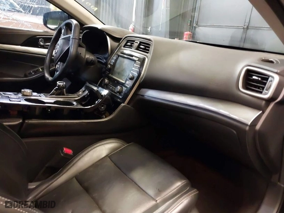 2017 Nissan Maxima SR with VIN 1N4AA6AP9HC366183, listed as a IAAI auction lot 39882700 with 94,132 mi miles. Bid and sale history available at carsss.com. Image 5.