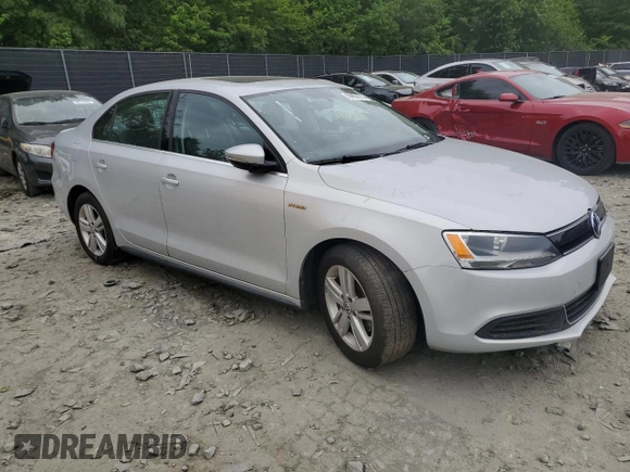 2013 Volkswagen Jetta Hybrid SE с VIN 3VW637AJXDM314529, выставлен на аукционе Copart как лот 56853775 с пробегом 149 097 миль миль и Чистый • Clean title. История ставок и продаж доступна на DreamBid. Изображение 4.
