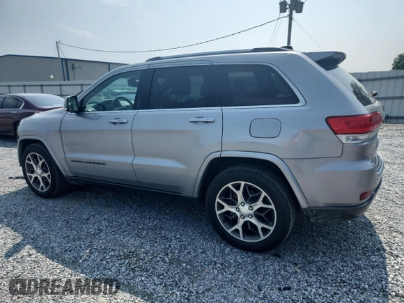 2018 Jeep Grand Cherokee Limited z VIN 1C4RJEBG4JC281330, wystawiony jako Copart lot #57954545 z przebiegiem 63 035 mil mil oraz Szkoda całkowita • Salvage title. Historia ofert i sprzedaży dostępna na DreamBid. Obrazek 2.