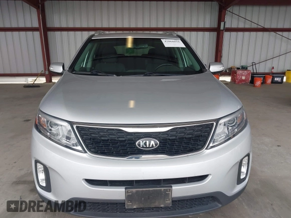 2015 Kia Sorento LX with VIN 5XYKT4A64FG589597, listed as a IAAI auction lot 42068816 with 107,948 mi miles. Bid and sale history available at carsss.com. Image 12.