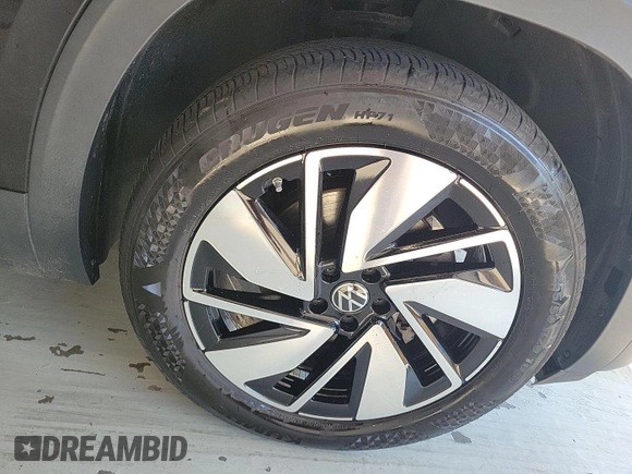 2024 Volkswagen Atlas SE z VIN 1V2HR2CA9RC554298, wystawiony jako IAAI lot #42851017 z przebiegiem 18 815 mil mil oraz . Historia ofert i sprzedaży dostępna na DreamBid. Obrazek 29.
