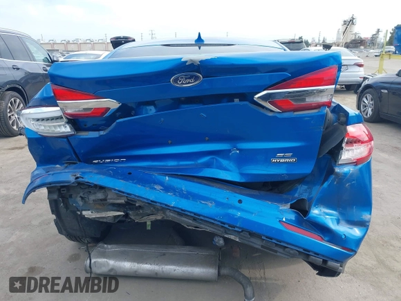 2020 Ford Fusion SE with VIN 3FA6P0LU3LR233370, listed as a IAAI auction lot 42221789 with 70,771 mi miles and . Bid and sale history available at DreamBid. Image 16.