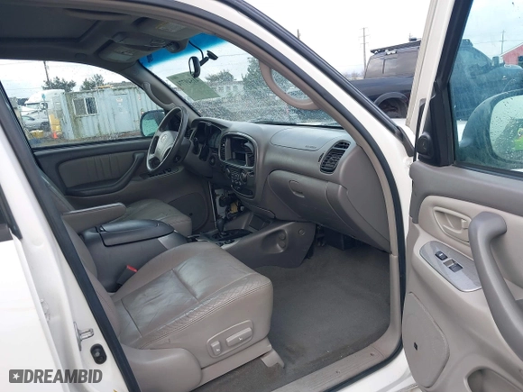 2003 Toyota Sequoia Limited with VIN 5TDBT48A43S183652, listed as a IAAI auction lot 41549774 with 250,505 mi miles. Bid and sale history available at carsss.com. Image 5.