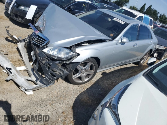 2008 Mercedes-Benz S 550 z VIN WDDNG86X98A210581, wystawiony jako Copart lot #56899455 z przebiegiem 65 763 mil mil oraz Szkoda całkowita • Salvage title. Historia ofert i sprzedaży dostępna na DreamBid. Obrazek 1.