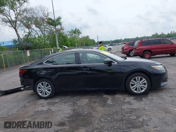 2014 Lexus ES 330 z VIN JTHBK1GG1E2092340, wystawiony jako IAAI lot #42403096 z przebiegiem 163 543 mil mil oraz . Historia ofert i sprzedaży dostępna na DreamBid. Obrazek 14.