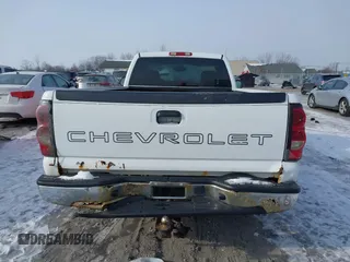 2004 Chevrolet Silverado 1500 Work Truck with VIN 1GCEC14X44Z236873, listed as a IAAI auction lot 41373750 with 95,355 mi miles. Bid and sale history available at carsss.com. Image 8.