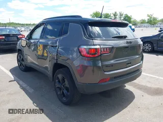 2018 Jeep Compass Latitude with VIN 3C4NJDBB0JT454598, listed as a IAAI auction lot 42318972 with 42,848 mi miles and . Bid and sale history available at DreamBid. Image 3.