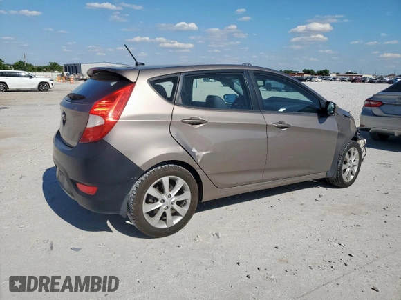 2012 Hyundai Accent SE z VIN KMHCU5AE7CU005441, wystawiony jako Copart lot #56795225 z przebiegiem 137 116 mil mil oraz Szkoda całkowita • Salvage title. Historia ofert i sprzedaży dostępna na DreamBid. Obrazek 3.