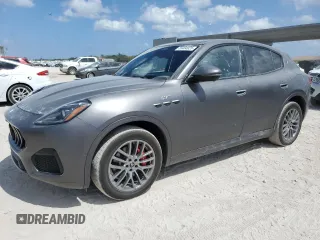 2023 Maserati Grecale GT z VIN ZN682AVA5P7416212, wystawiony jako Copart lot #55404925 z przebiegiem 15 814 mil mil oraz Szkody całkowita. Historia ofert i sprzedaży dostępna na DreamBid. Obrazek 1.