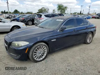 2011 BMW 5 Series 535i z VIN WBAFR7C57BC601565, wystawiony jako Copart lot #56604395 z przebiegiem 116 750 mil mil oraz Tytuł czysty. Historia ofert i sprzedaży dostępna na DreamBid. Obrazek 1.