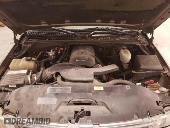 2003 Chevrolet Suburban LT with VIN 1GNFK16Z83J343998, listed as a Copart auction lot 73015264 with 298,313 mi miles and Clean Title. Bid and sale history available at carsss.com. Image 12.