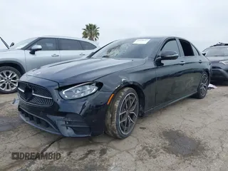 2022 Mercedes-Benz E-Class E 350 with VIN W1KZF8DBXNB084202, listed as a IAAI auction lot 39458247 with 1 mi miles. Bid and sale history available at carsss.com. Image 2.