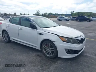 2013 Kia Optima SX с VIN 5XXGR4A61DG155174, выставлен на аукционе IAAI как лот 41628861 с пробегом 139 945 миль миль и . История ставок и продаж доступна на DreamBid. Изображение 1.