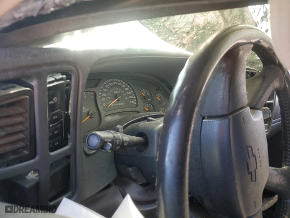 2006 Chevrolet Silverado 2500HD LT1 with VIN 1GCHK23D66F186303, listed as a Copart auction lot 49514205 with 0 mi miles and Non Repairable. Bid and sale history available at carsss.com. Image 9.