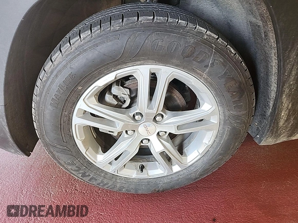 2022 GMC Terrain SLE z VIN 3GKALTEV8NL265474, wystawiony jako IAAI lot #42569668 z przebiegiem 104 173 mil mil oraz . Historia ofert i sprzedaży dostępna na DreamBid. Obrazek 23.