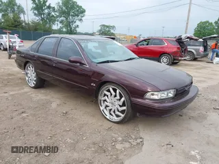 1995 Chevrolet Caprice z VIN 1G1BL52P8SR170010, wystawiony jako IAAI lot #42426059 z przebiegiem 116 749 mil mil oraz . Historia ofert i sprzedaży dostępna na DreamBid. Obrazek 1.