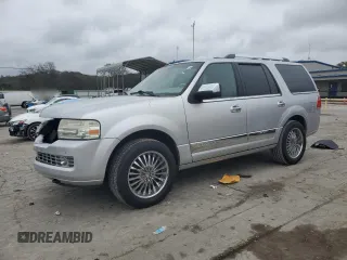 2010 Lincoln Navigator z VIN 5LMJJ2H57AEJ03345, wystawiony jako Copart lot #80539244 z przebiegiem 148 079 mil mil oraz Szkoda całkowita • Salvage title. Historia ofert i sprzedaży dostępna na DreamBid. Obrazek 1.