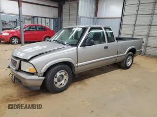 1998 GMC Sonoma SLS with VIN 1GTCS1943W8520982, listed as a Copart auction lot 48259045 with 218,811 mi miles and Salvage Title. Bid and sale history available at carsss.com. Image 1.