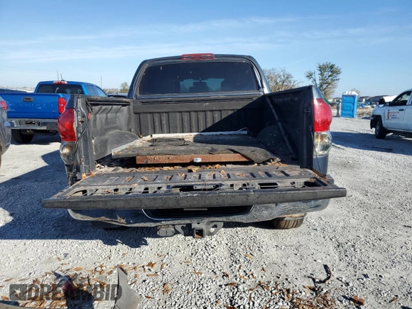 2010 Toyota Tundra Limited z VIN 5TFHW5F13AX128594, wystawiony jako Copart lot #43309995 z przebiegiem 187 245 mil mil oraz Szkoda całkowita • Salvage title. Historia ofert i sprzedaży dostępna na DreamBid. Obrazek 6.