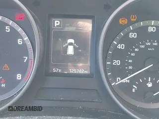 2017 Hyundai Santa Fe 2.4L z VIN 5NMZTDLB3HH003991, wystawiony jako IAAI lot #42051238 z przebiegiem 125 742 mil mil oraz . Historia ofert i sprzedaży dostępna na DreamBid. Obrazek 15.