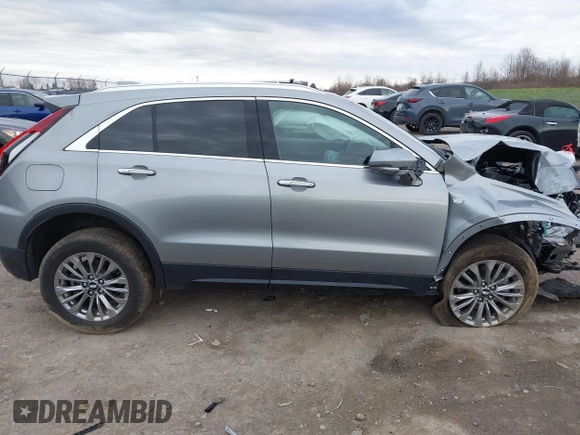 2025 Cadillac XT4 AWD Premium Luxury with VIN 1GYFZDR41SF131347, listed as a IAAI auction lot 42082199 with 9,416 mi miles and . Bid and sale history available at carsss.com. Image 14.
