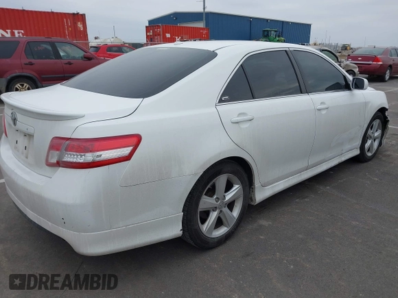 2011 Toyota Camry LE z VIN 4T1BF3EK5BU658827, wystawiony jako IAAI lot #41704973 z przebiegiem 212 443 mil mil oraz . Historia ofert i sprzedaży dostępna na DreamBid. Obrazek 4.