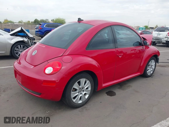 2009 Volkswagen New Beetle Coupe S with VIN 3VWRW31C69M517262, listed as a IAAI auction lot 42033189 with 111,104 mi miles. Bid and sale history available at carsss.com. Image 4.