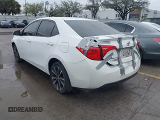 2017 Toyota Corolla L z VIN 2T1BURHE8HC764049, wystawiony jako IAAI lot #41653699 z przebiegiem 401 813 mil mil oraz . Historia ofert i sprzedaży dostępna na DreamBid. Obrazek 3.
