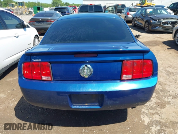 2008 Ford Mustang Deluxe with VIN 1ZVHT80N185198460, listed as a IAAI auction lot 42171425 with 135,024 mi miles and . Bid and sale history available at DreamBid. Image 16.
