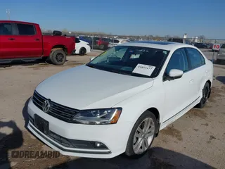 2017 Volkswagen Jetta SEL z VIN 3VWL17AJ0HM258163, wystawiony jako IAAI lot #41853477 z przebiegiem 48 243 mil mil oraz . Historia ofert i sprzedaży dostępna na DreamBid. Obrazek 17.