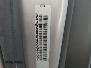 2006 Jaguar XJ Vanden Plas z VIN SAJWA82B46SG49807, wystawiony jako Copart lot #58930685 z przebiegiem 116 710 mil mil oraz Szkoda całkowita • Salvage title. Historia ofert i sprzedaży dostępna na DreamBid. Obrazek 12.