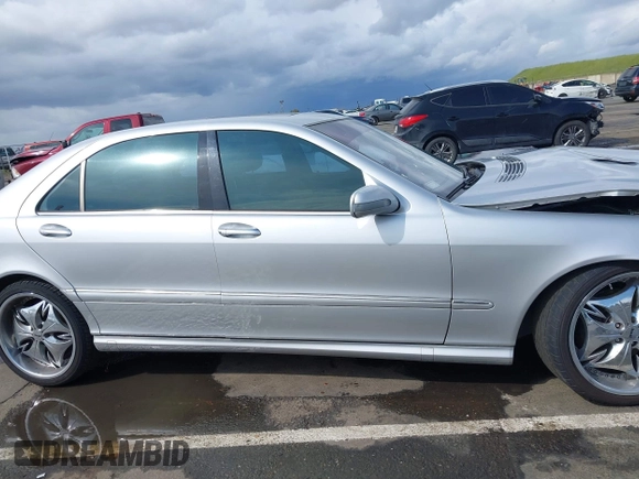 2001 Mercedes-Benz S 320/430/500 with VIN WDBNG70J51A197017, listed as a IAAI auction lot 41936977 with Not Provided miles and . Bid and sale history available at carsss.com. Image 13.