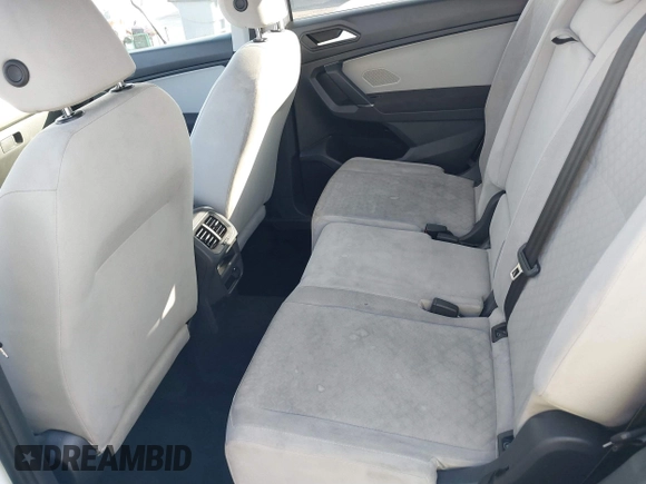 2020 Volkswagen Tiguan S z VIN 3VV1B7AX4LM098567, wystawiony jako IAAI lot #41504191 z przebiegiem 106 012 mil mil oraz . Historia ofert i sprzedaży dostępna na DreamBid. Obrazek 8.