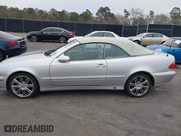 2001 Mercedes-Benz CLK 320 z VIN WDBLK65G81T083711, wystawiony jako IAAI lot #41197334 z przebiegiem 215 544 mil mil oraz . Historia ofert i sprzedaży dostępna na DreamBid. Obrazek 14.