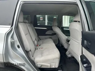 2019 Toyota Highlander LE с VIN 5TDBZRFH9KS945111, выставлен на аукционе Copart как лот 65295025 с пробегом 179 416 миль миль и Чистый • Clean title. История ставок и продаж доступна на DreamBid. Изображение 6.