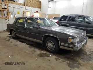 1988 Cadillac Fleetwood z VIN 1G6CB5152J4260475, wystawiony jako Copart lot #81801344 z przebiegiem 132 804 mil mil oraz Czysty tytuł • Clean title. Historia ofert i sprzedaży dostępna na DreamBid. Obrazek 4.