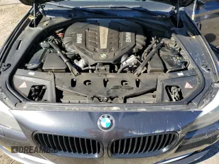 2011 BMW 5 Series 550i z VIN WBAFR9C59BC270466, wystawiony jako Copart lot #49462435 z przebiegiem 160 825 mil mil oraz Szkoda całkowita • Salvage title. Historia ofert i sprzedaży dostępna na DreamBid. Obrazek 11.