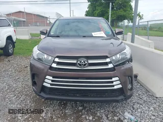 2018 Toyota Highlander LE с VIN 5TDBZRFH6JS812871, выставлен на аукционе IAAI как лот 42373213 с пробегом 33 024 миль миль и . История ставок и продаж доступна на DreamBid. Изображение 11.