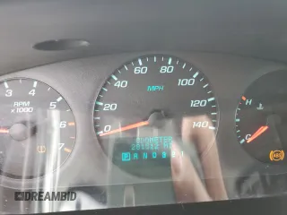 2011 Chevrolet Impala Police Police z VIN 2G1WD5EM5B1290811, wystawiony jako Copart lot #54541485 z przebiegiem 281 512 mil mil oraz Szkody całkowita. Historia ofert i sprzedaży dostępna na DreamBid. Obrazek 9.
