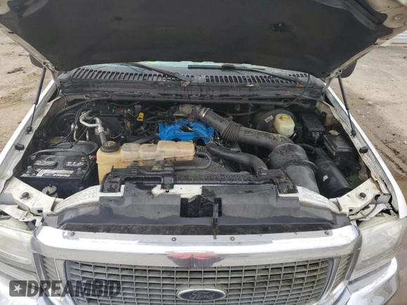 2000 Ford Excursion Limited with VIN 1FMNU42L3YEC40856, listed as a Copart auction lot 43702325 with 242,903 mi miles and Clean title. Bid and sale history available at DreamBid. Image 12.