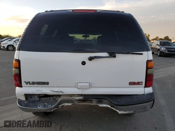 2002 GMC Yukon SLE with VIN 1GKEK13T12R143778, listed as a Copart auction lot 81387104 with 213,129 mi miles and Salvage Title. Bid and sale history available at carsss.com. Image 6.