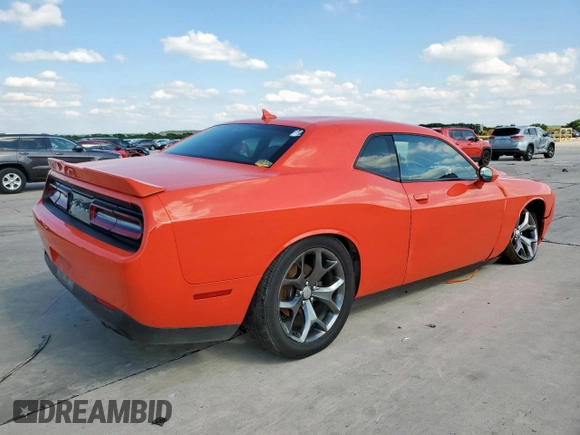 2016 Dodge Challenger SXT Plus z VIN 2C3CDZAG6GH306583, wystawiony jako Copart lot #55826495 z przebiegiem 135 391 mil mil oraz Szkoda całkowita • Salvage title. Historia ofert i sprzedaży dostępna na DreamBid. Obrazek 3.