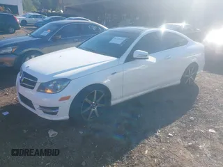 2015 Mercedes-Benz C-Class C 250 with VIN WDDGJ4HB3FG389019, listed as a IAAI auction lot 41220328 with 1 mi miles. Bid and sale history available at carsss.com. Image 16.