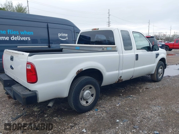 2008 Ford Super Duty F-250 SRW XL with VIN 1FTNX20568EE42238, listed as a IAAI auction lot 41842277 with 180,699 mi miles. Bid and sale history available at carsss.com. Image 4.