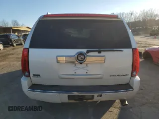 2010 Cadillac Escalade ESV Luxury z VIN 1GYUKHEF5AR107205, wystawiony jako Copart lot #81320554 z przebiegiem 210 585 mil mil oraz Czysty tytuł • Clean title. Historia ofert i sprzedaży dostępna na DreamBid. Obrazek 6.