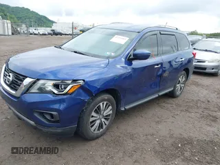 2018 Nissan Pathfinder SV z VIN 5N1DR2MM1JC621095, wystawiony jako IAAI lot #42371403 z przebiegiem 130 925 mil mil oraz . Historia ofert i sprzedaży dostępna na DreamBid. Obrazek 2.
