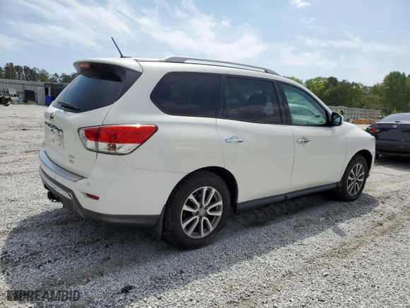 2016 Nissan Pathfinder SV with VIN 5N1AR2MM1GC608987, listed as a Copart auction lot 52672025 with 131,211 mi miles and Clean Title. Bid and sale history available at carsss.com. Image 3.
