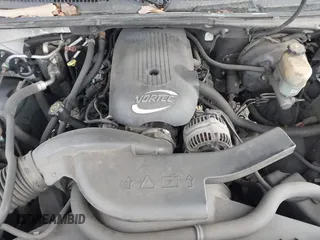 2002 Chevrolet Suburban LS with VIN 3GNEC16Z92G145729, listed as a IAAI auction lot 41889656 with 1 mi miles. Bid and sale history available at carsss.com. Image 10.