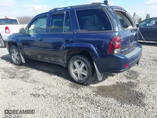 2007 Chevrolet TrailBlazer LS with VIN 1GNDT13S872150472, listed as a IAAI auction lot 41741764 with 215,974 mi miles. Bid and sale history available at carsss.com. Image 3.